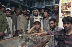 (2)Karzai victorious in loya jirga election